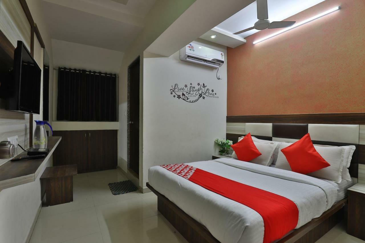 Hotel Sunstay Ahmedabad Exterior foto